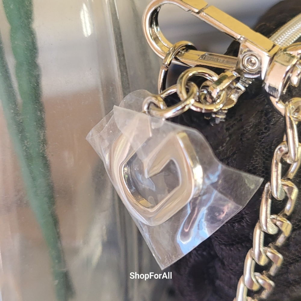 - Givenchy - Picture 7 of 12
